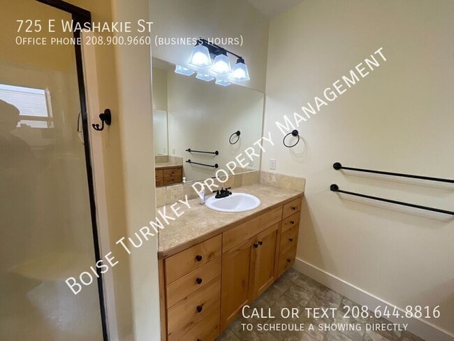 Building Photo - 725 Washakie St E