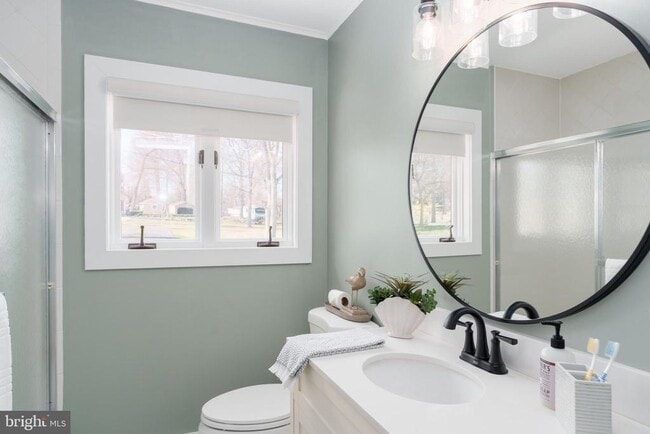 Building Photo - 26 Park Ln