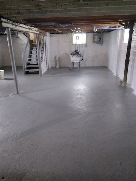 Building Photo - 15003 Ardmore St