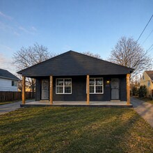 Building Photo - 692 Hudson St