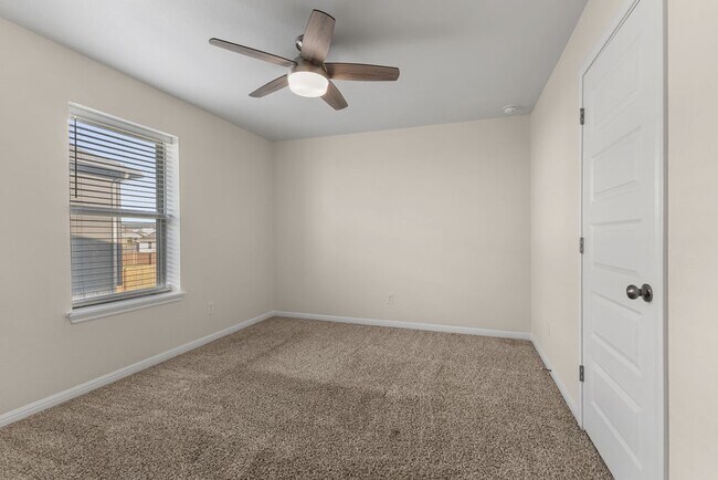 Building Photo - 5461 Vanner Path