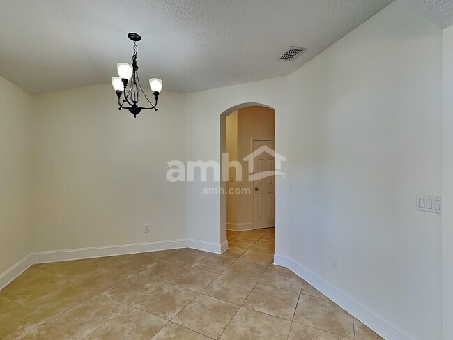 Building Photo - 2525 Stapleford Ln