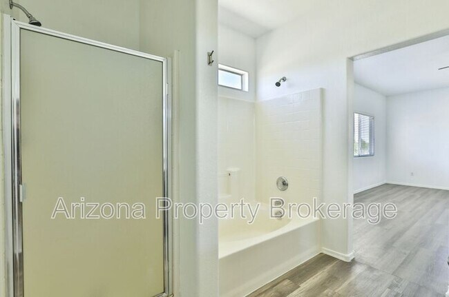 Building Photo - 13264 W Ventura St