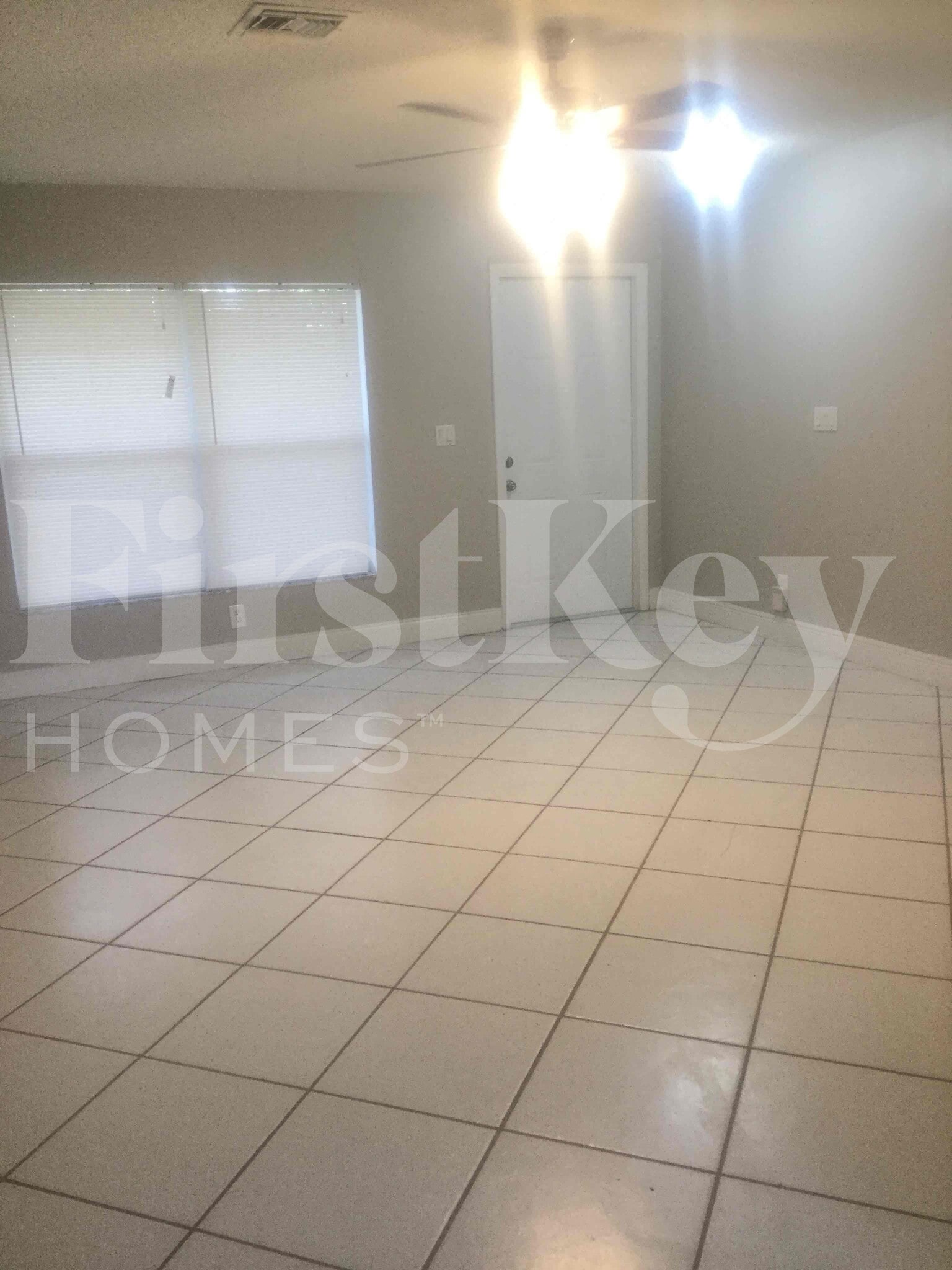 Building Photo - 6129 Moonbeam Dr