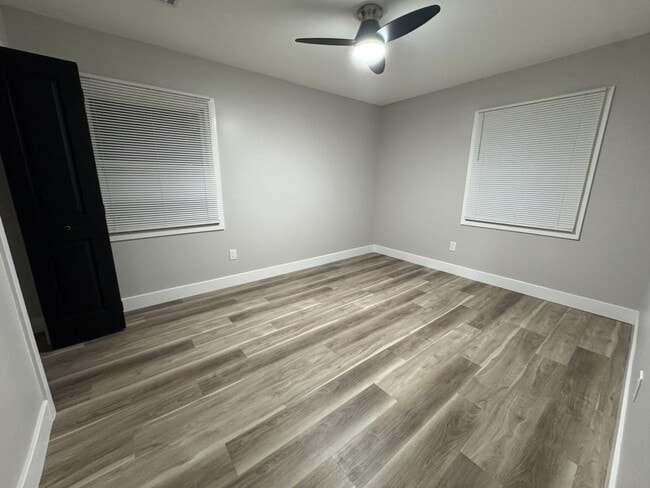 Building Photo - 24 Pilgrim Ln