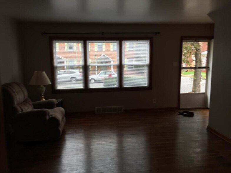 Building Photo - 178 N 4th St