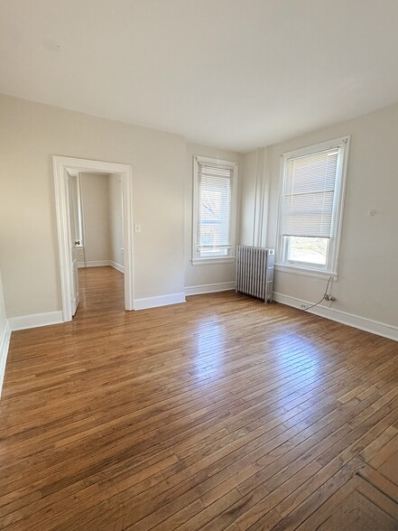 Building Photo - 123 Walnut Ave