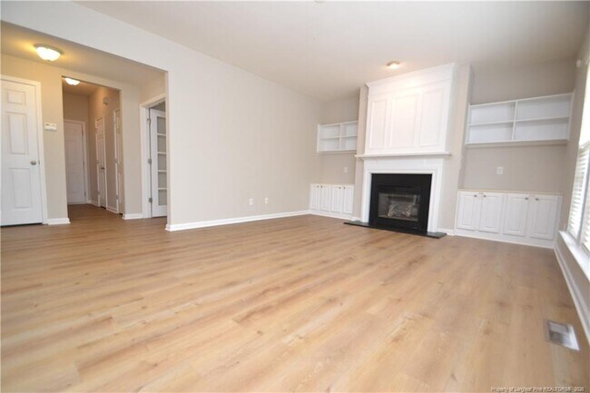 Building Photo - 7830 Clover Creek Ct