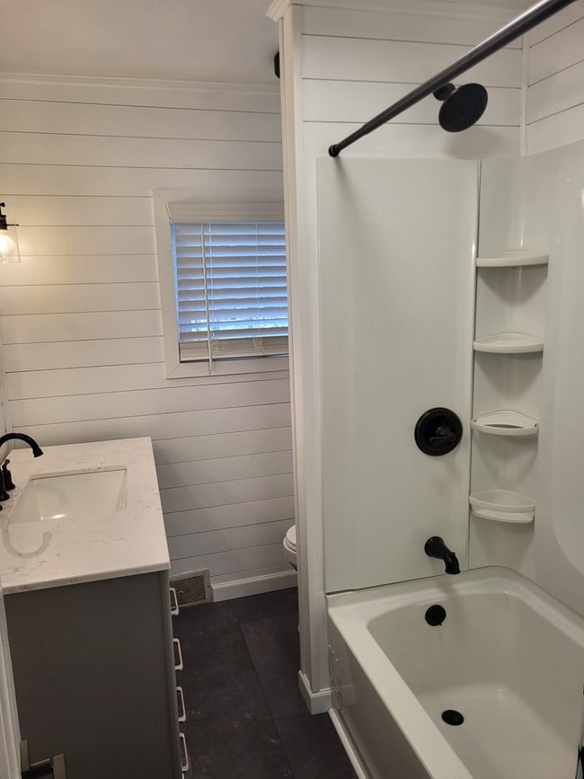 Building Photo - 267 E 1st St