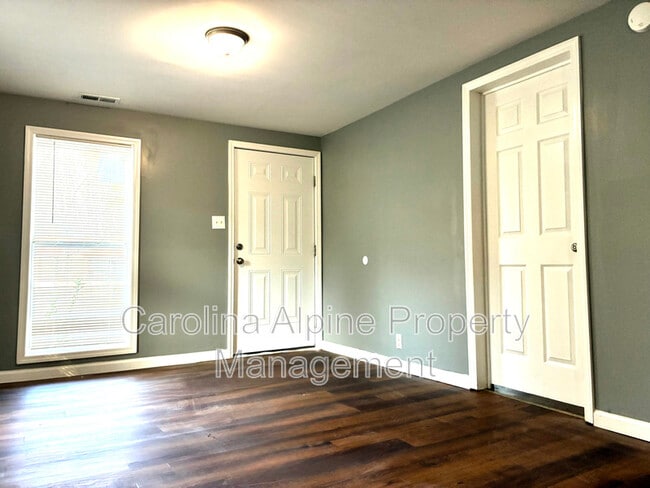 Building Photo - 506 Bonny St