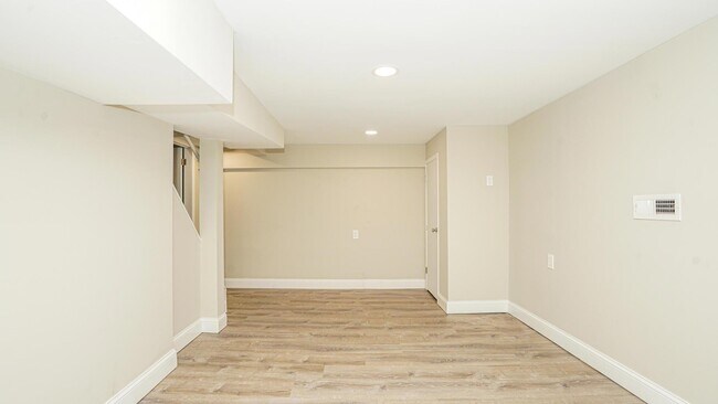 Building Photo - 2282 3rd St