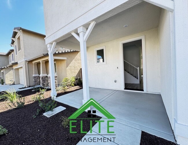 Building Photo - Spacious 4-Bedroom Home in Prime Folsom Lo...