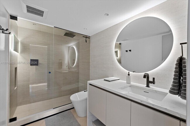 Building Photo - 881 Ocean Dr