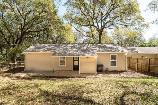 Building Photo - 2295 Nannas Loop