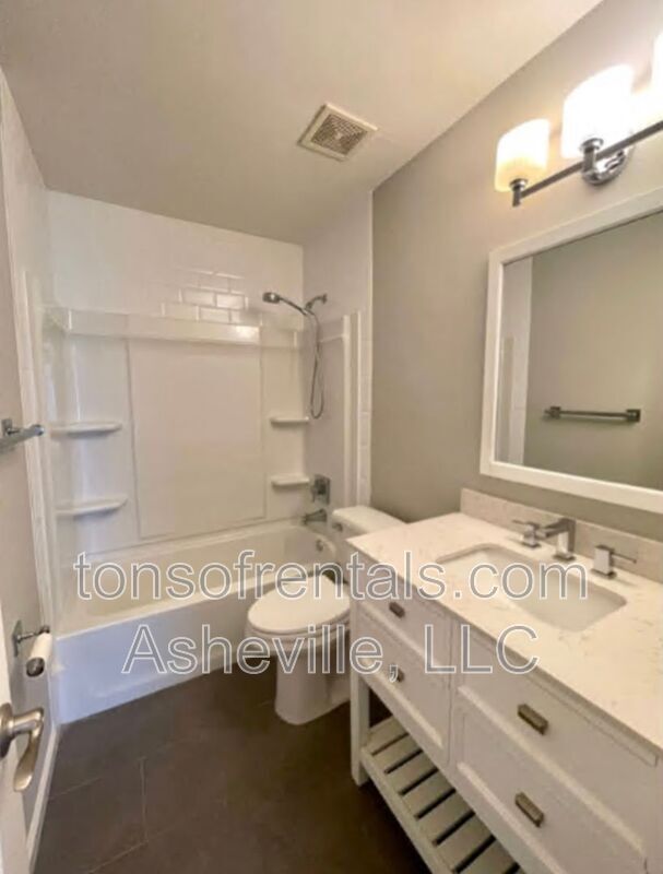 Building Photo - 307 Springfield Ct
