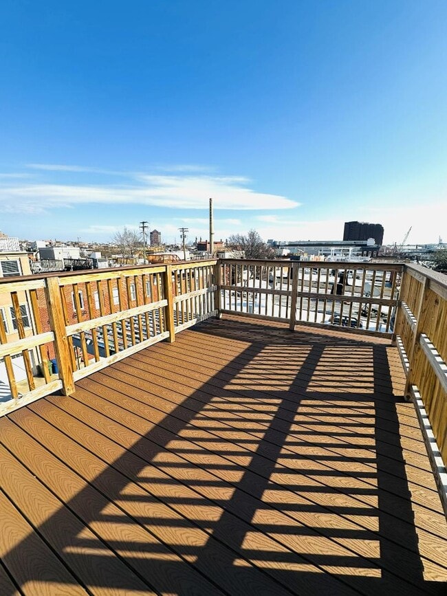 Building Photo - 2517 Foster Ave