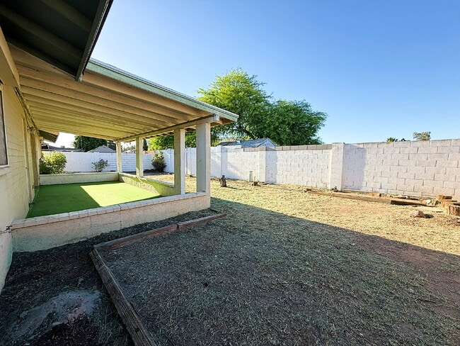 Building Photo - Fully Remodeled Home in Prime Location – Move-In Ready!