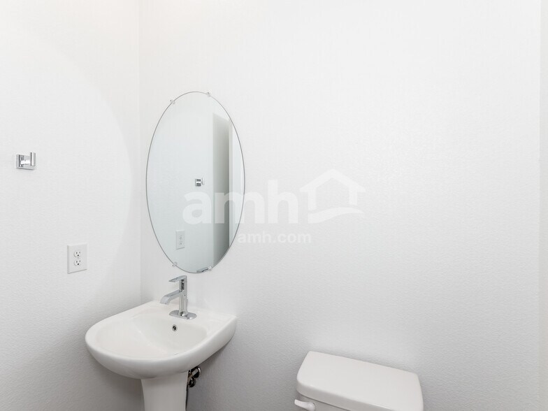 Building Photo - 9478 Aldersyde Dr