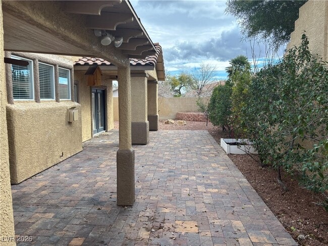 Building Photo - 10601 Umbrella Tree Ct