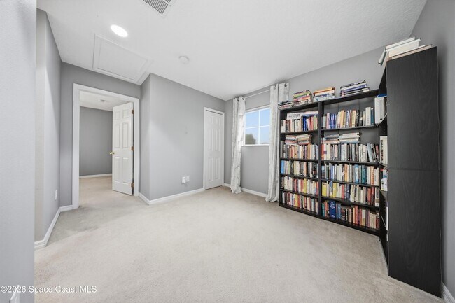 Building Photo - 2039 Tullagee Ave