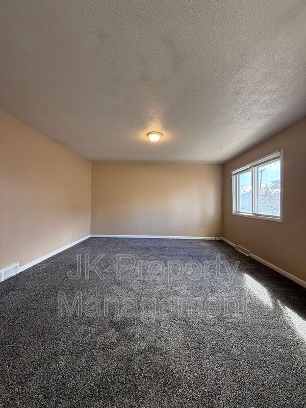 Building Photo - 3108 9th Ave N