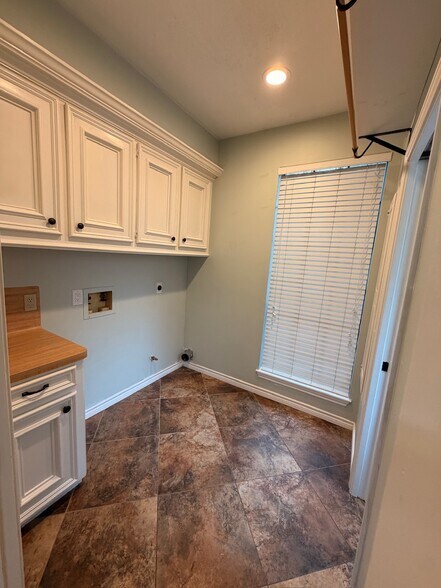 Building Photo - 6035 Spring Creek Grove Ln