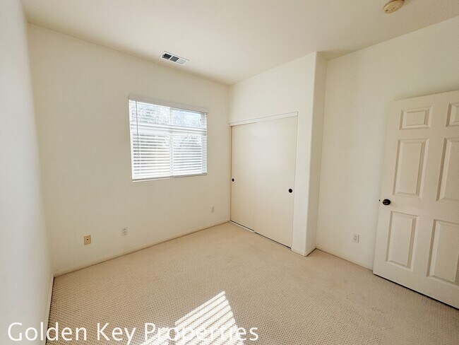 Building Photo - Welcome to this stunning home located in the desirable Rancho Carrillo neighborhood of Carlsbad!