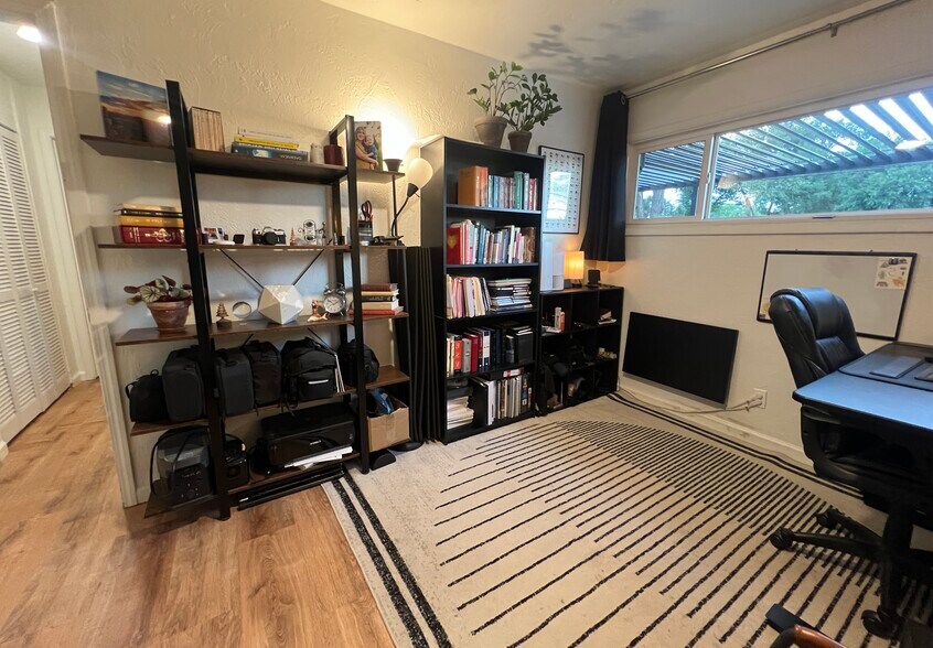 Example of finished office - 1116 E Fountain Blvd