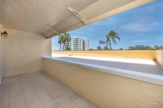 Building Photo - 736 Island Way