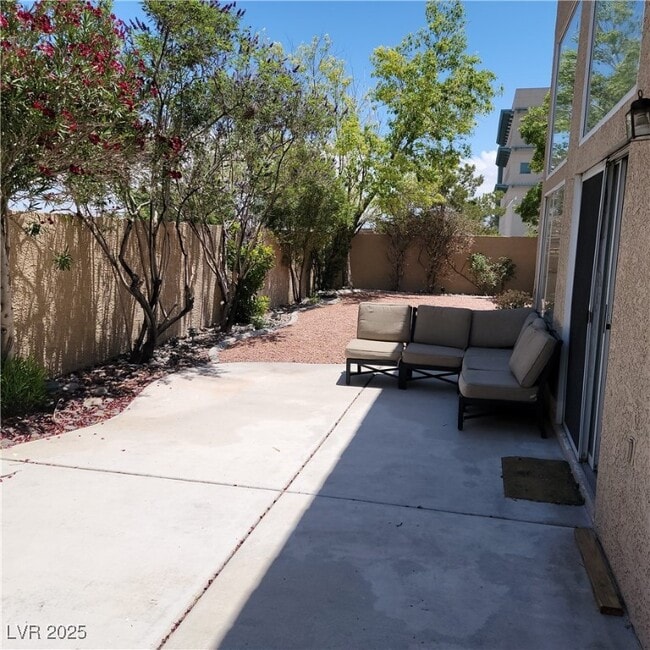 Building Photo - 10200 Turin Pl