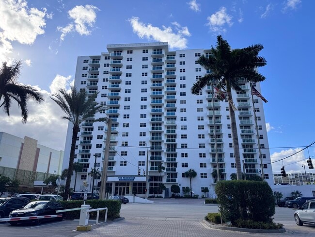 Building Photo - 3000 S Ocean Dr