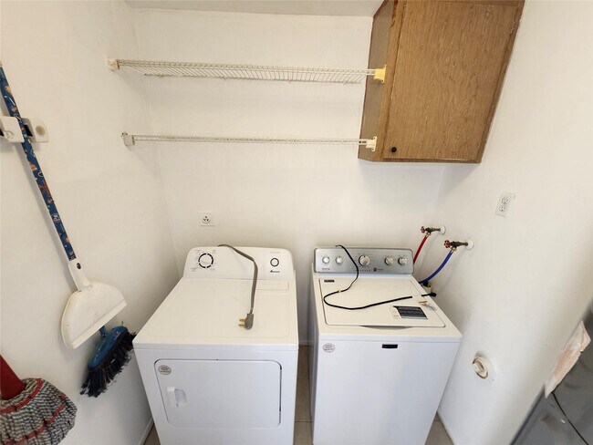 Building Photo - 9421 NW 15th St