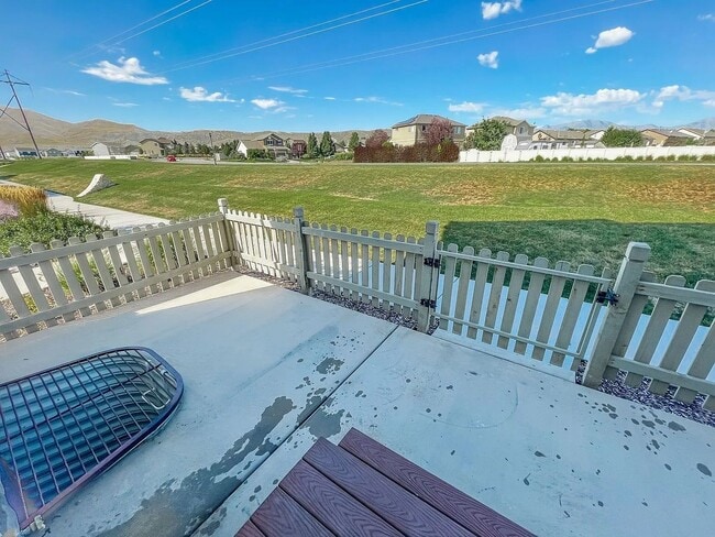 Building Photo - 7535 N Cottage Ln