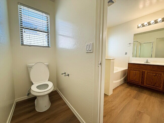 Building Photo - Beautiful Goodyear Home in Centerra – Spacious, Stylish & Move-In Ready!