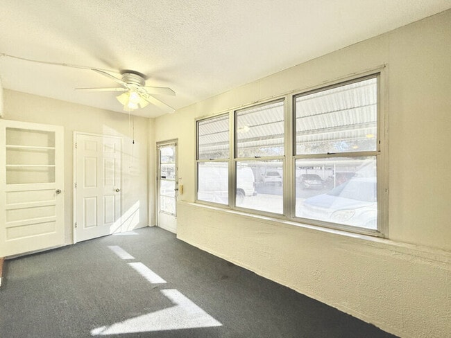 Building Photo - 911 Washington Ave SW