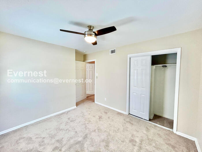 Building Photo - 5408 Waltham Ave