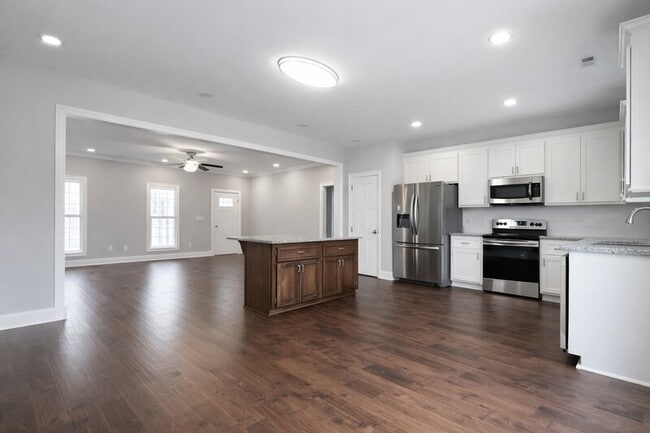 Building Photo - 122 Fargo Dr