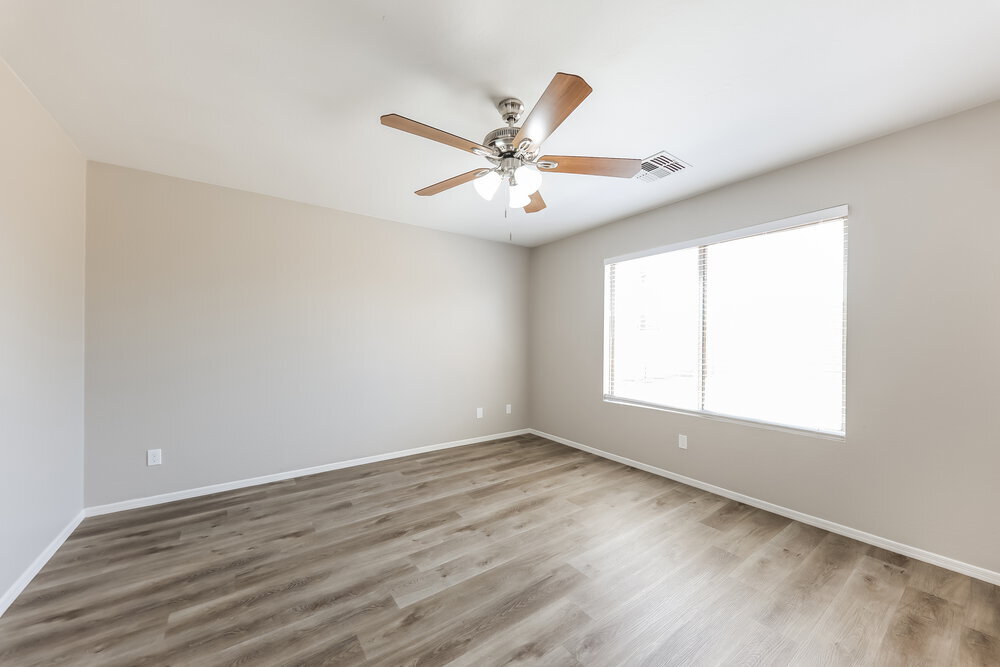 Building Photo - 12557 W Mandalay Ln