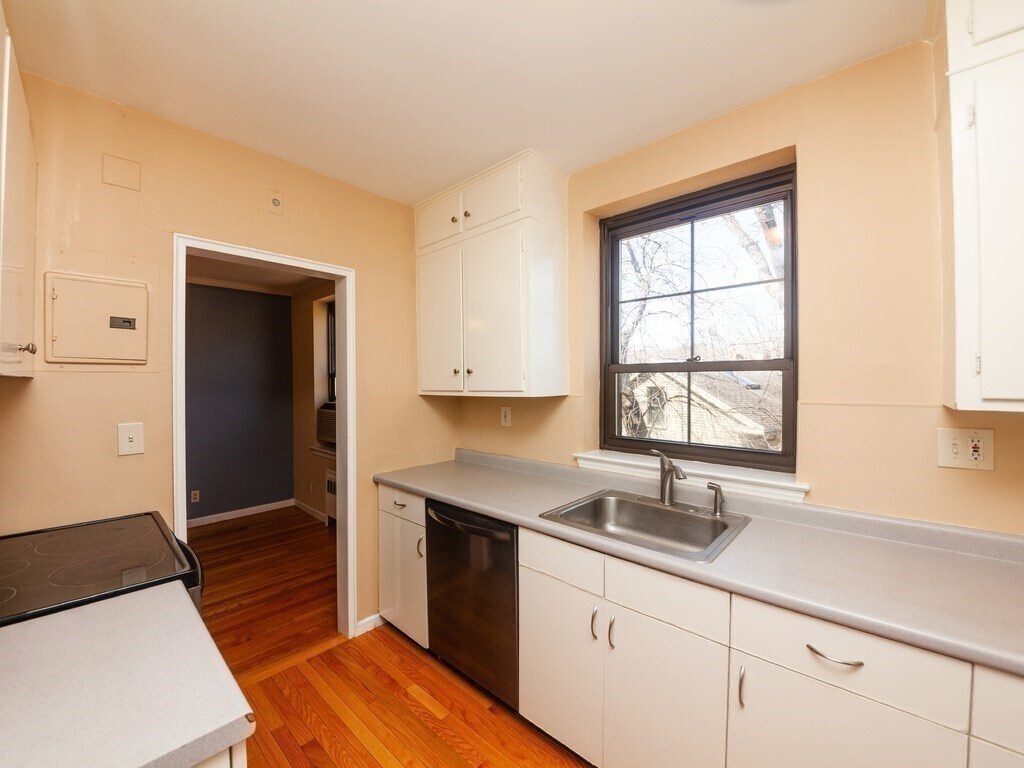 Building Photo - 387 Harvard St