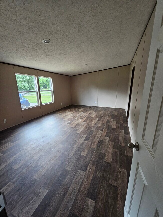 Building Photo - 167 Valleyview Dr
