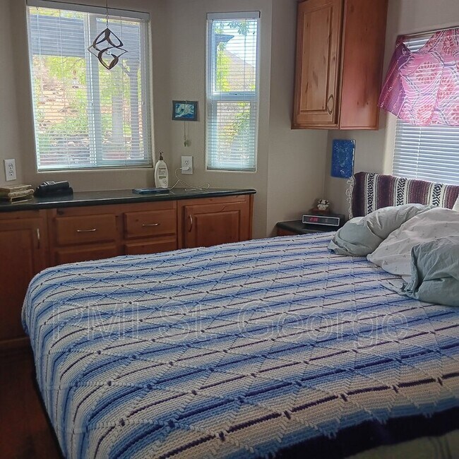 Building Photo - 55 Cinder St