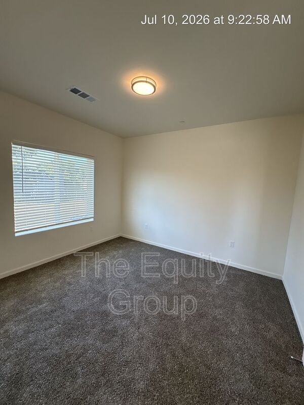 Building Photo - 733 S Pinkham St