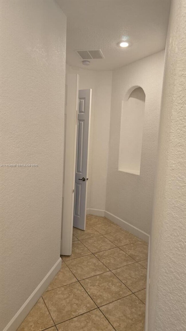 Building Photo - 2802 Quiet Water Trail