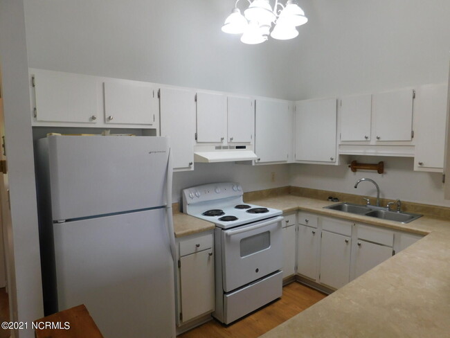 Building Photo - 132 Witten Cir