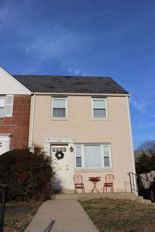 Building Photo - 633 N Nelson St