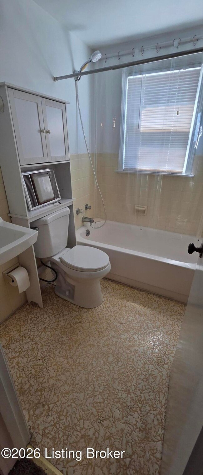 Building Photo - 3814 Taylorsville Rd