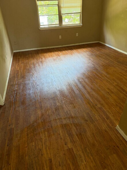 Building Photo - 750 Bonham St