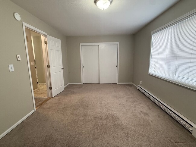 Building Photo - Now renting 1 bedroom Condo Downstairs