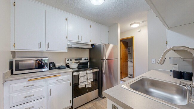 Building Photo - River Park Crossing