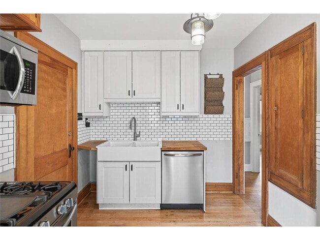 Building Photo - 3606 12th Ave S